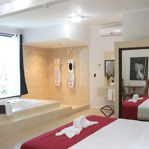 Copacabana Hotel And Suites (Adults Only)